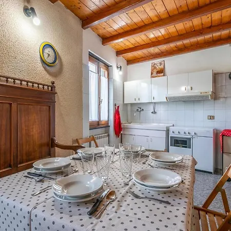 Stunning In Loco Di Rovegno With Wifi And 2 Bedrooms *