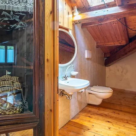 Stunning In Loco Di Rovegno With Wifi And 2 Bedrooms Ferienhaus